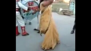 Indian Aunty Pooping
