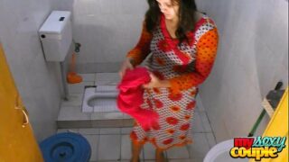 Indian Bhabhi Bathroom Sex