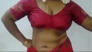 Saree Aunty Bathing