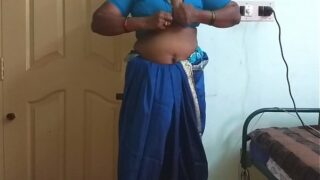Tamil Girl Removing Saree