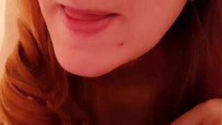 Cute Girl Kissing Video