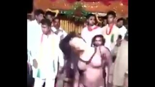 Pakistani girls very sexy mujra dance