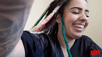 mulher brasileira se masturbando